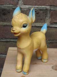 hertje, oud piepbeestje foto van een oud piepbeestje, een hertje